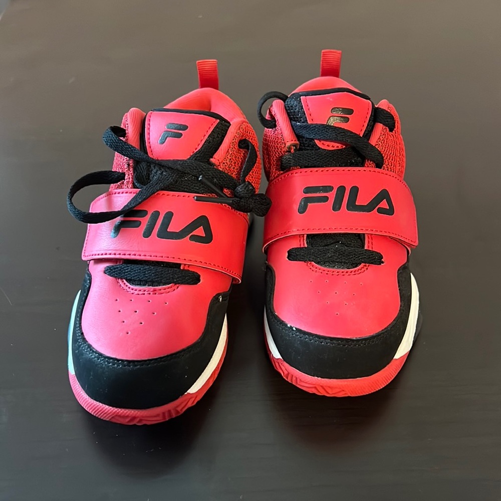Fila red sneaker for boys